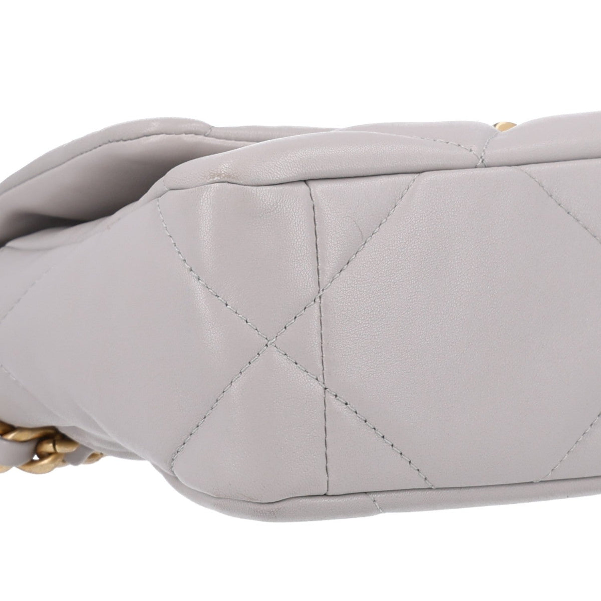 Lambskin Quilted Medium Chanel 19 Flap Grey