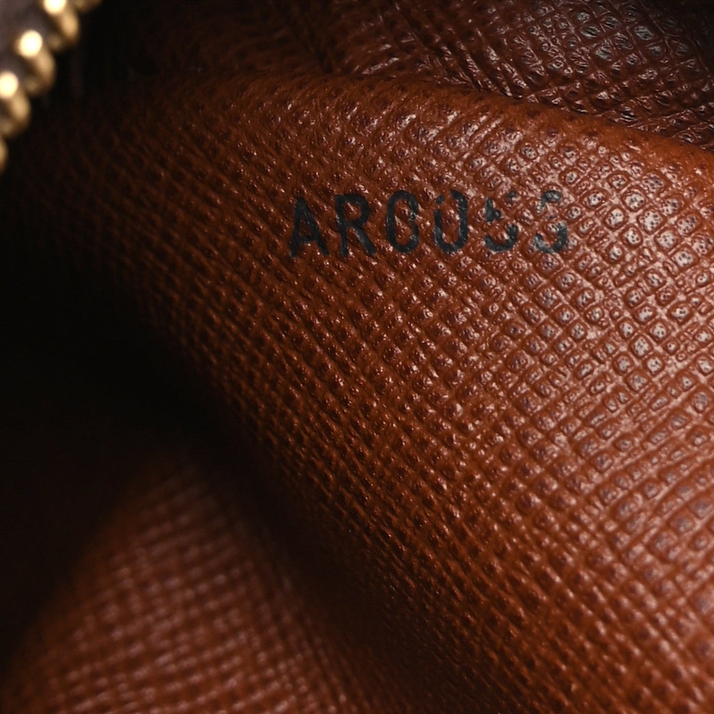 Monogram Amazone