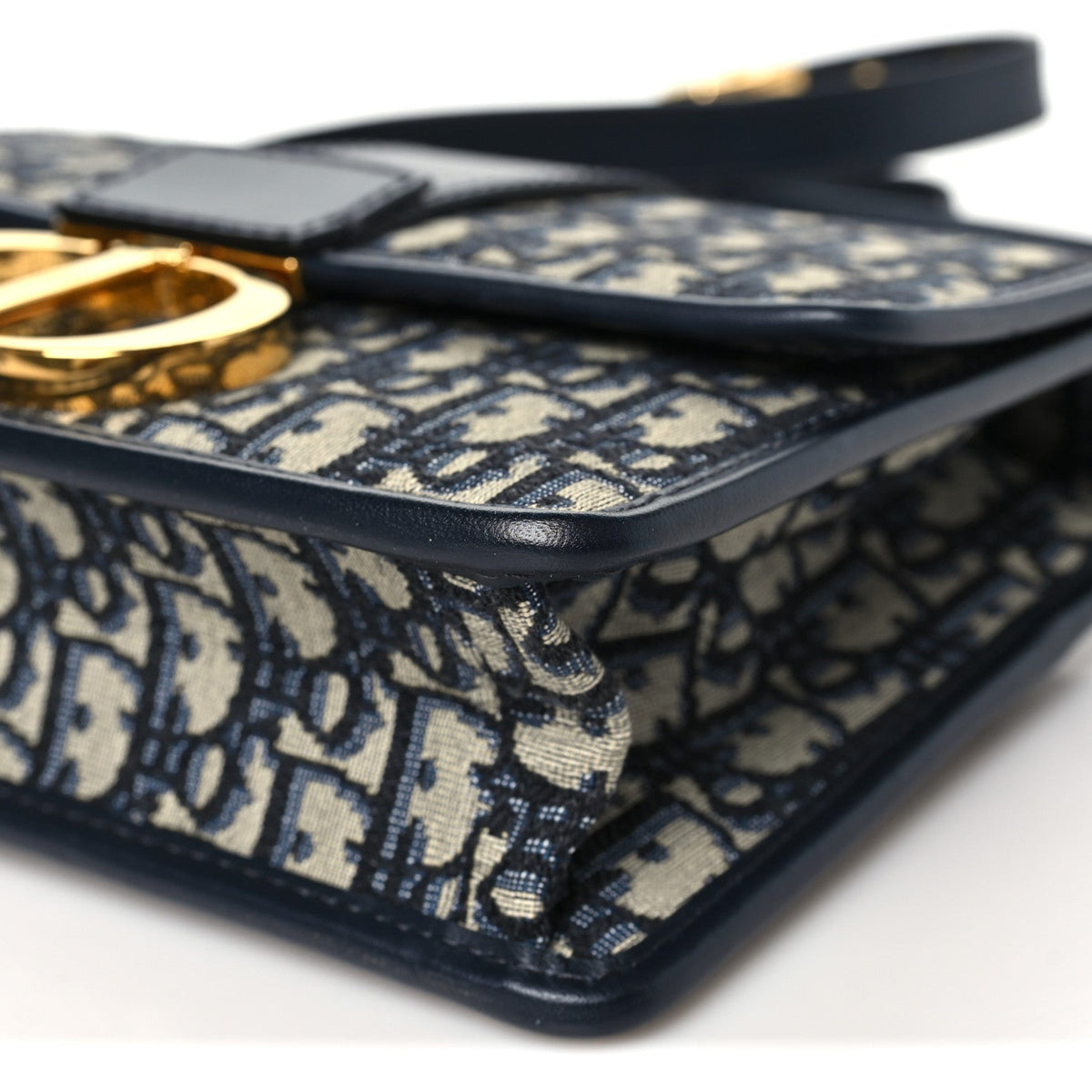 Oblique 30 Montaigne Flap Bag Blue