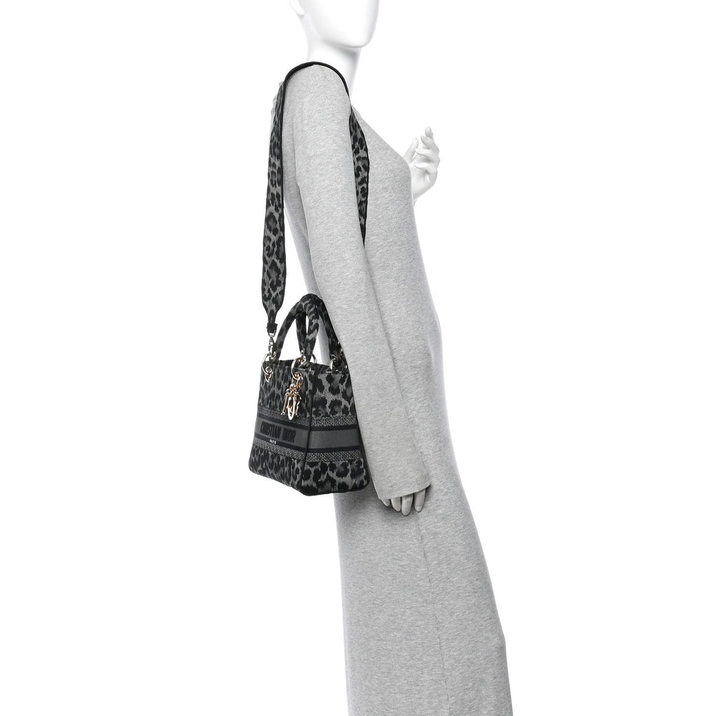 Canvas Medium Mizza Embroidered Lady D-Lite Grey
