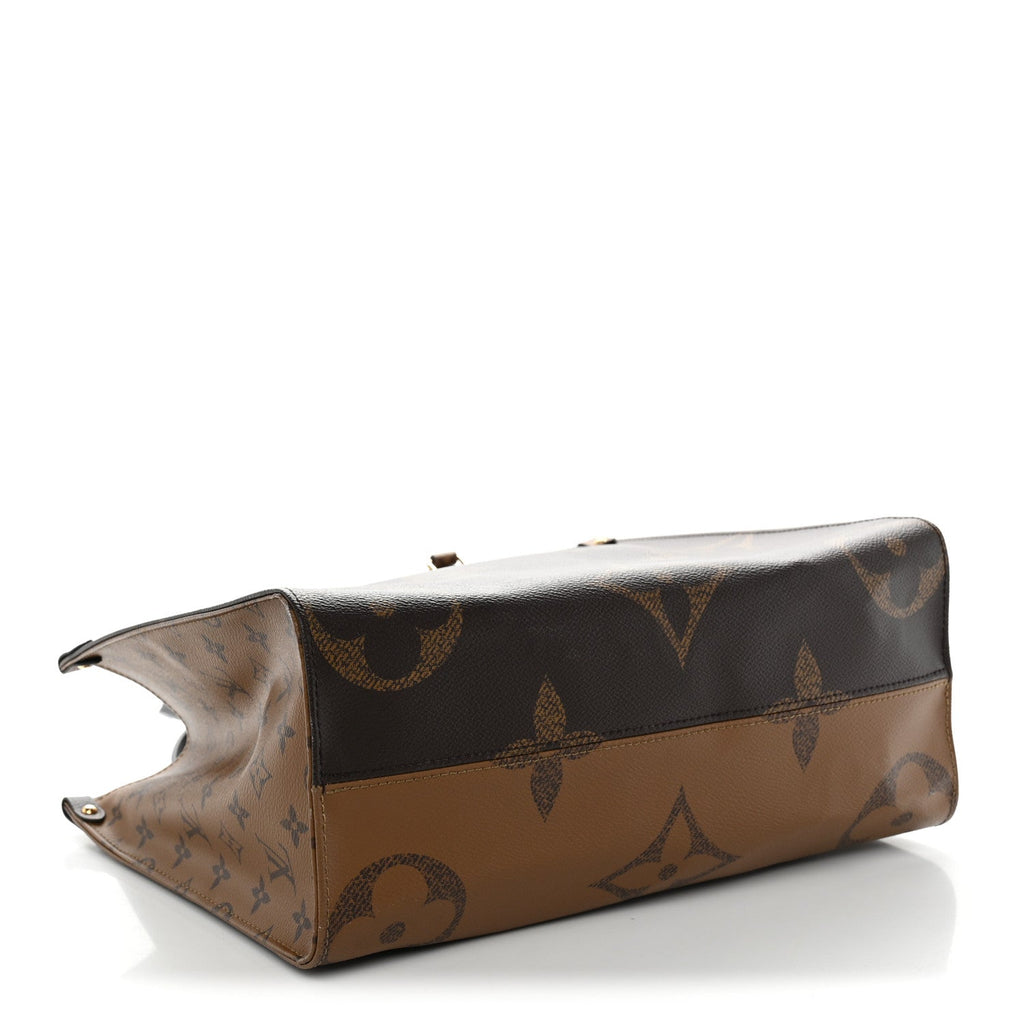 Reverse Monogram Giant Onthego MM