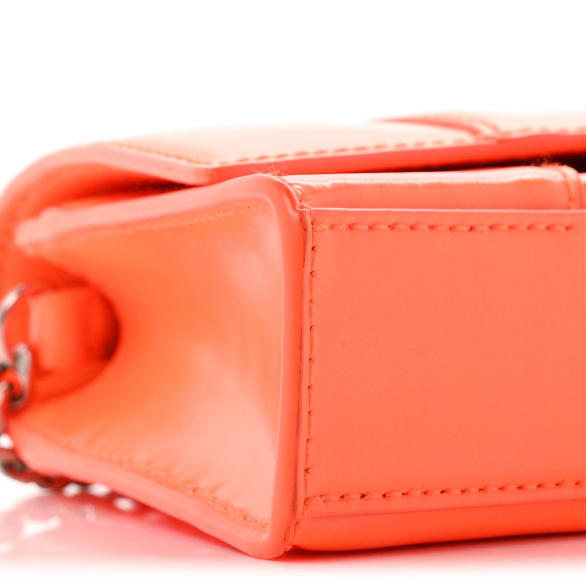 Shiny Box Calfskin XS Hourglass Wallet On Chain Fluo Orange