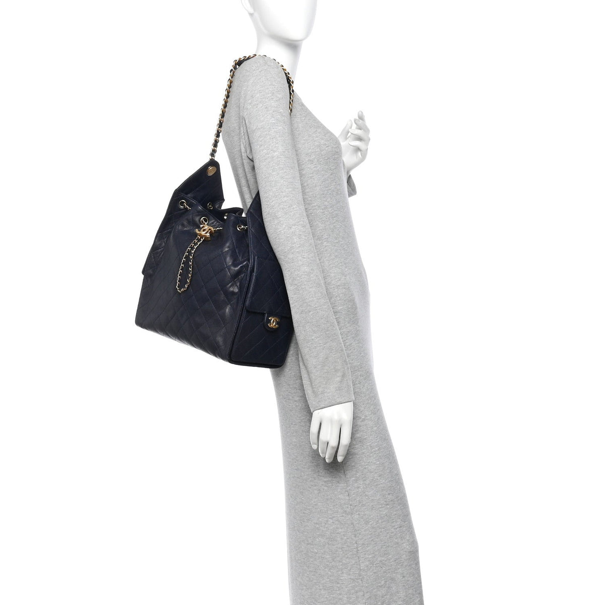 Caviar Quilted Medium Chanel 25 Handbag Dark Navy