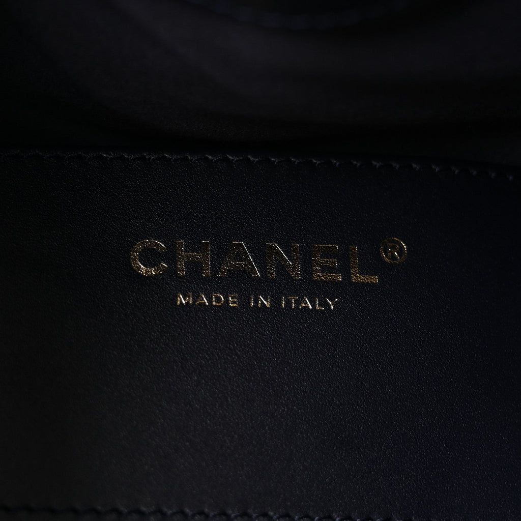 Caviar Quilted Medium Chanel 25 Handbag Dark Navy
