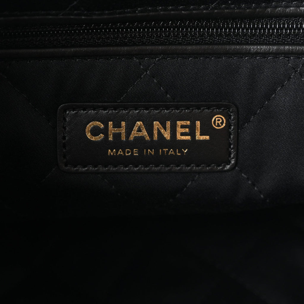 Shiny Caviar Quilted Monochrome Small Chanel 22  Black