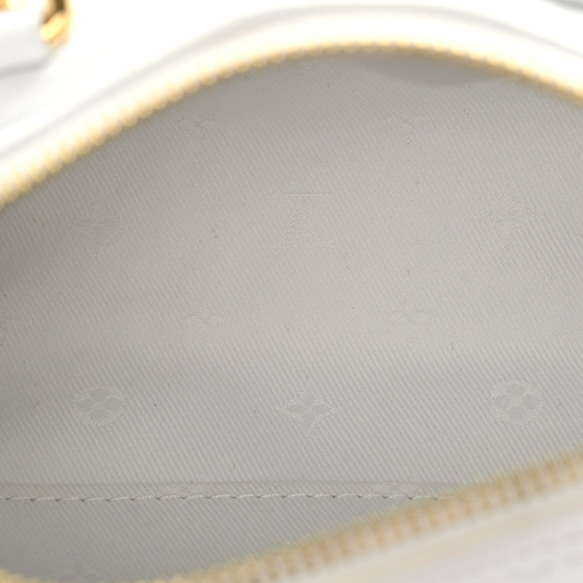 Calfskin Bubblegram Papillon BB Snow White