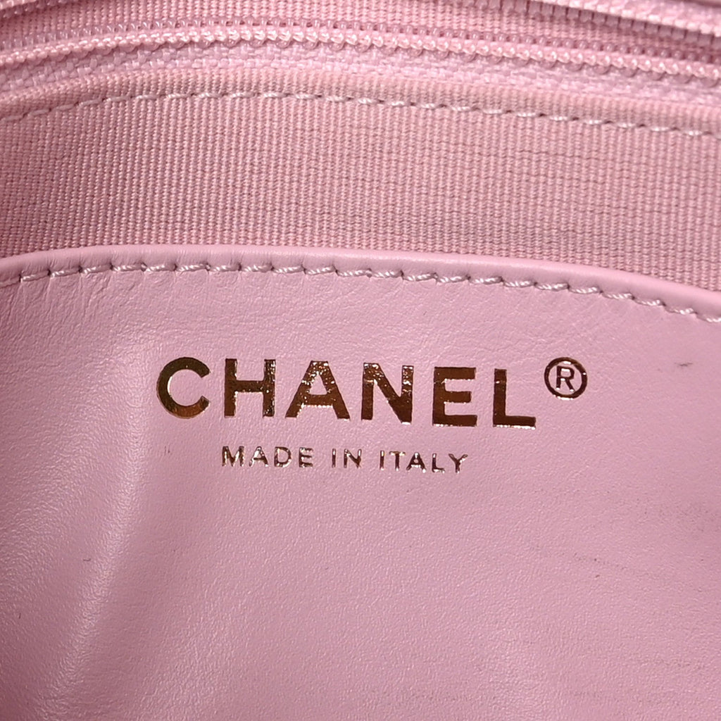 Caviar Quilted Medium Chain Flap  Light Pink