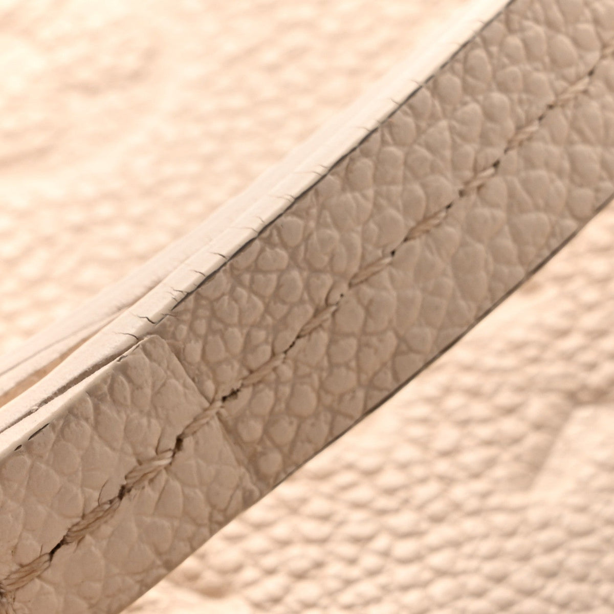 Empreinte Easy Pouch On Strap Cream