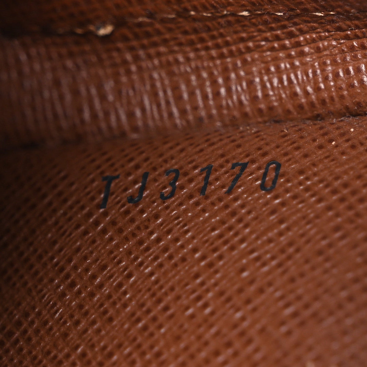 Monogram Amazone