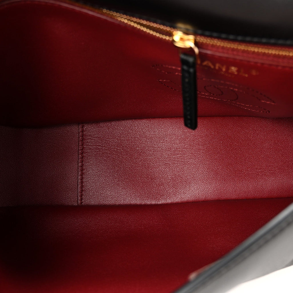 Lambskin CC Maxi Messenger Bag Black
