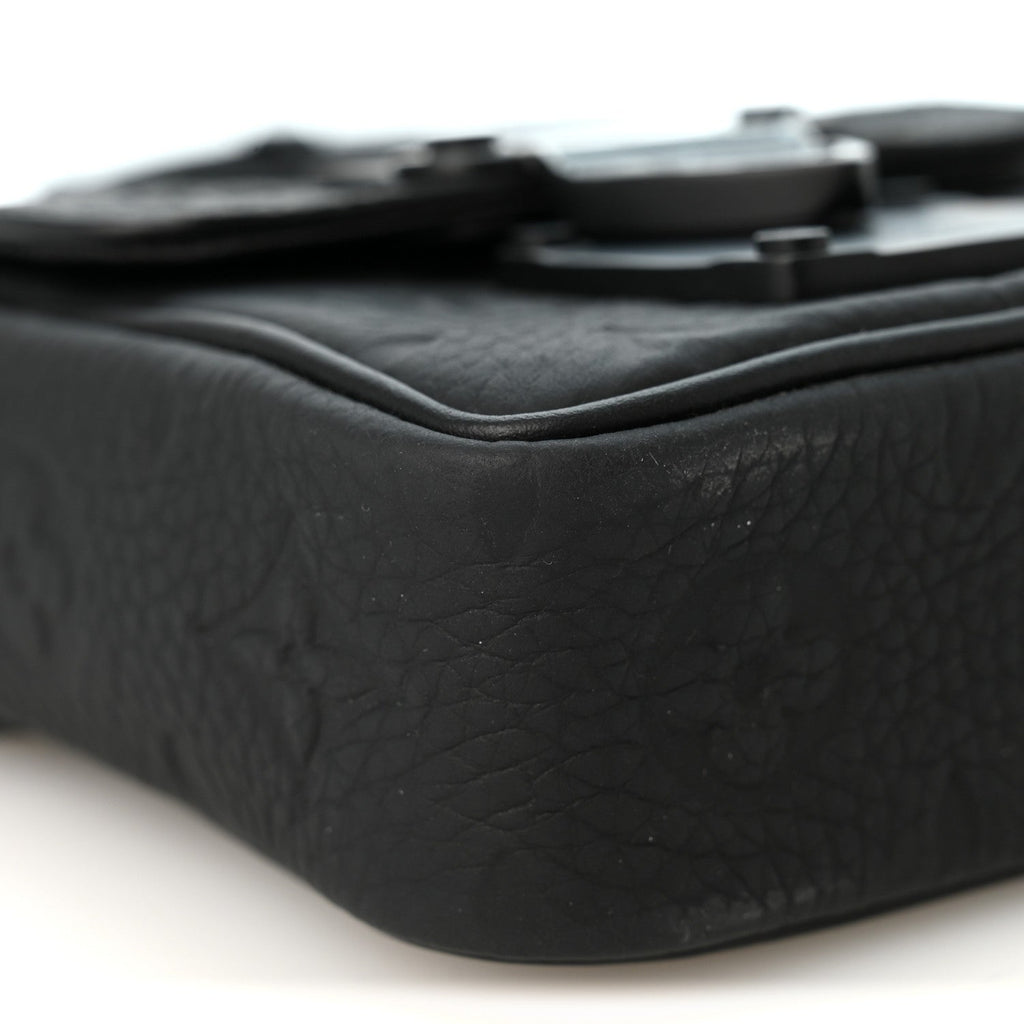 Taurillon Monogram Pico S Lock Ultra Black