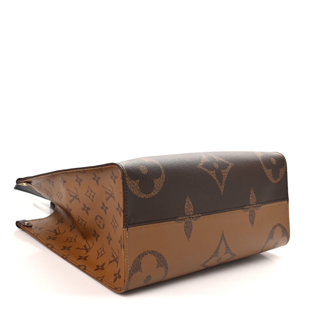 Reverse Monogram Giant Onthego MM