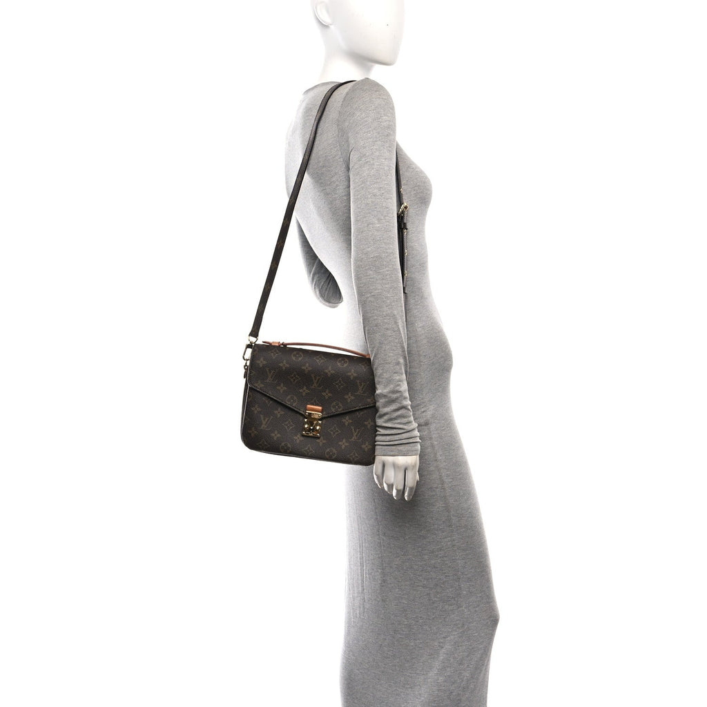 Monogram Pochette Metis