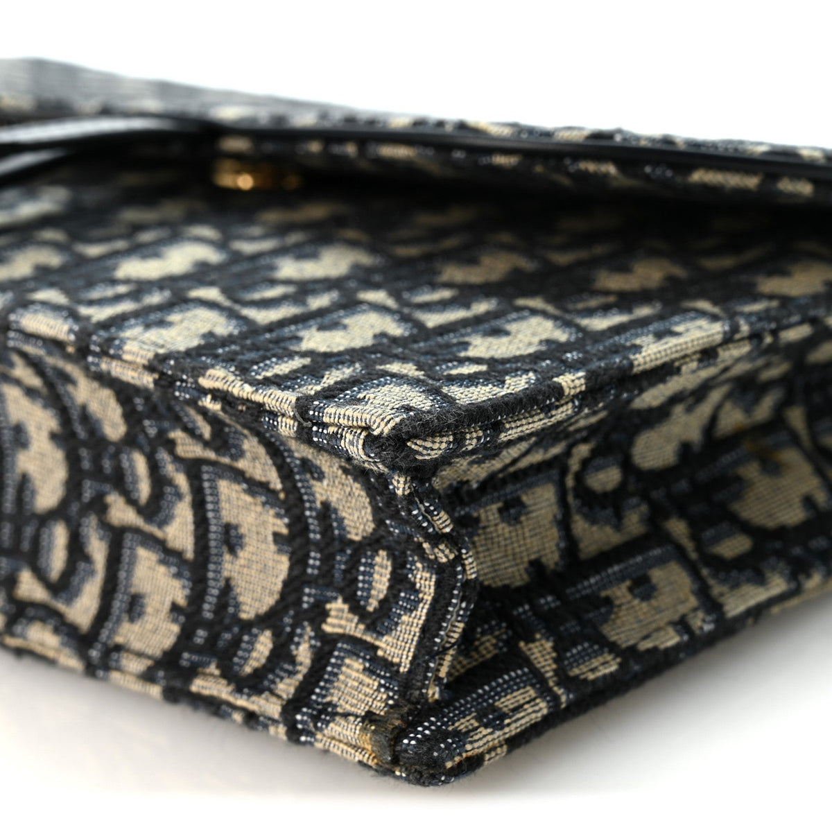 Oblique Saddle Chain Pouch Blue