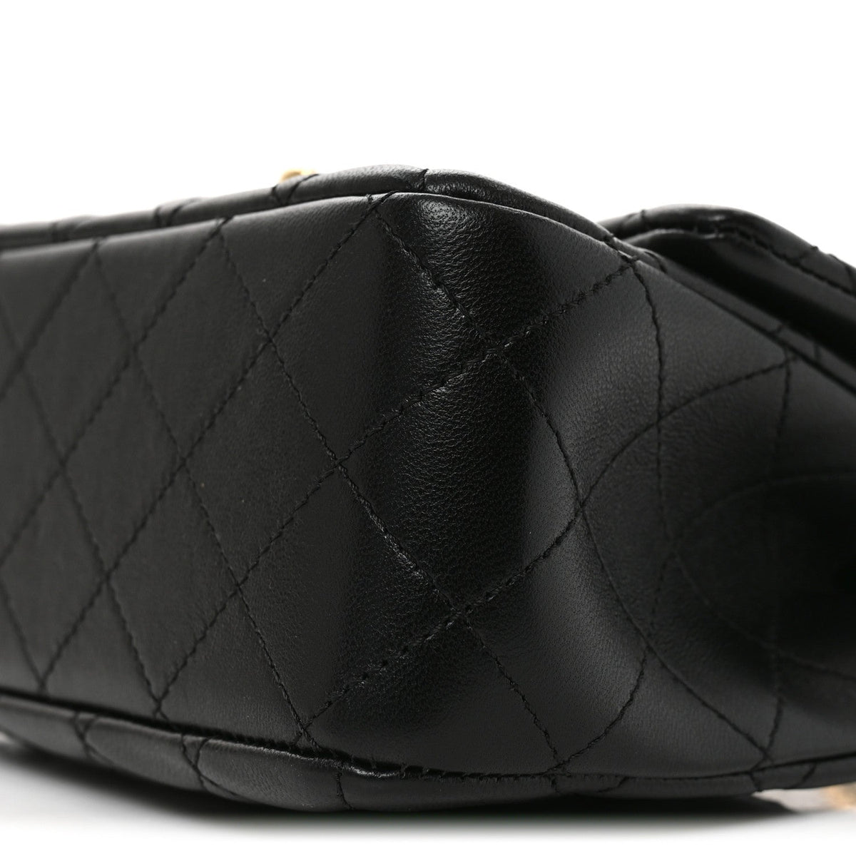 Lambskin Quilted Mini Pearl Crush Flap Black