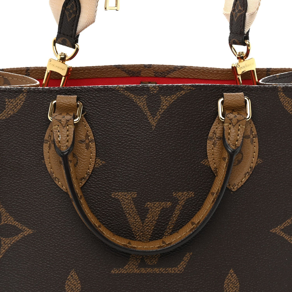 Reverse Monogram Giant Onthego PM