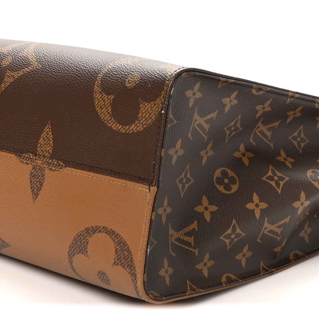 Reverse Monogram Giant Onthego MM