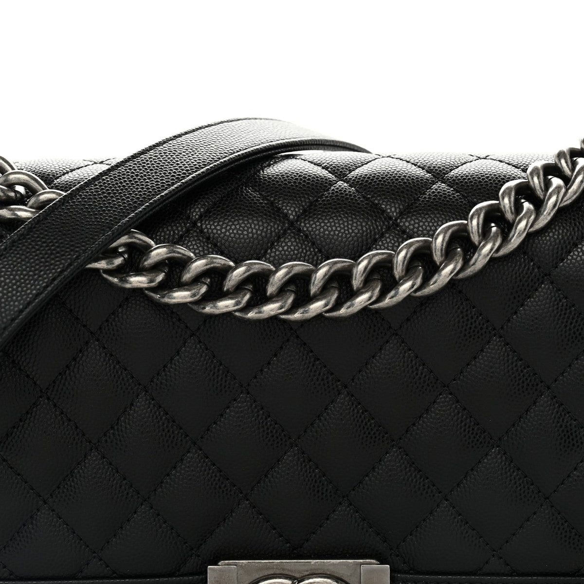 Caviar Quilted Medium Boy Flap Black