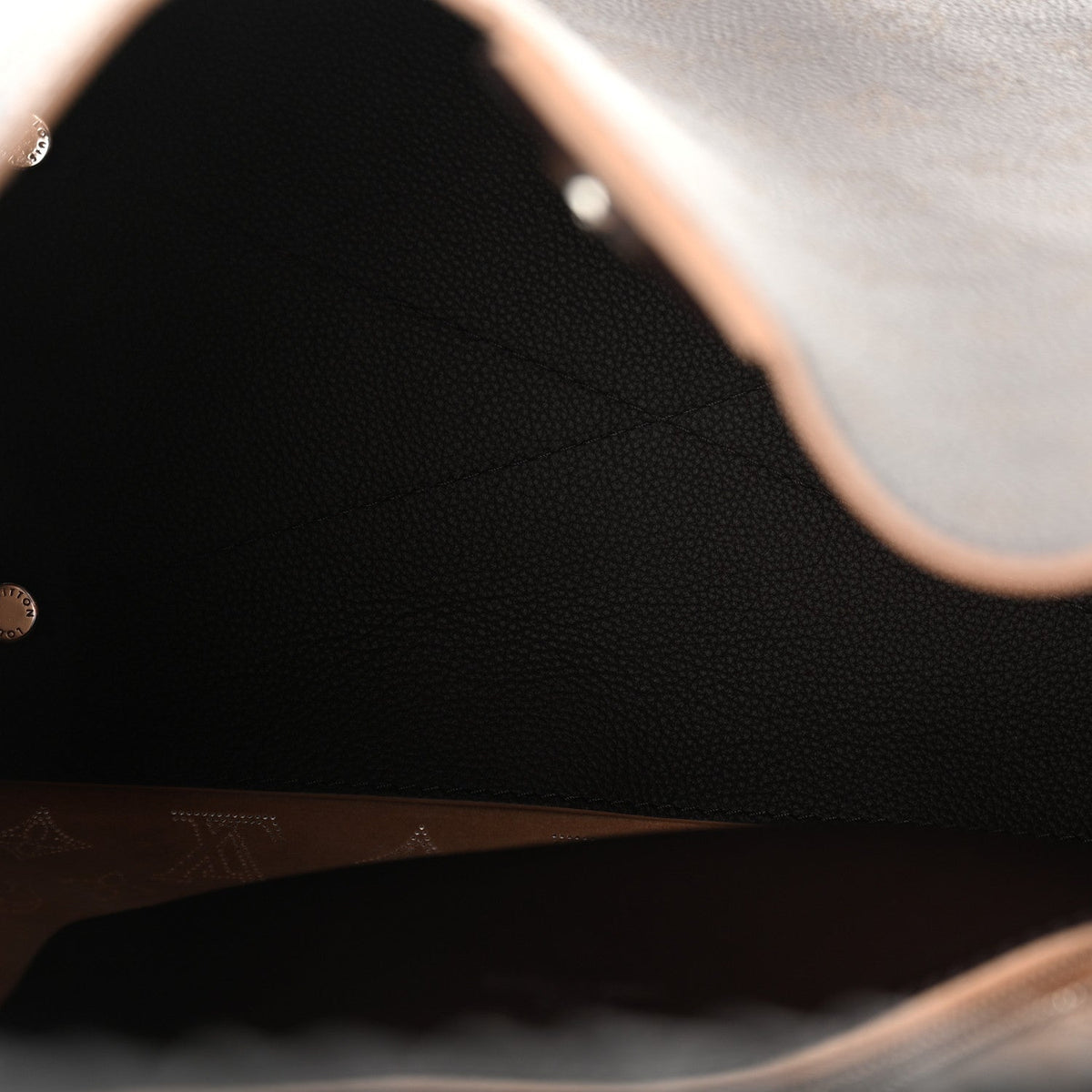 Mahina Carmel Hobo Chocolate