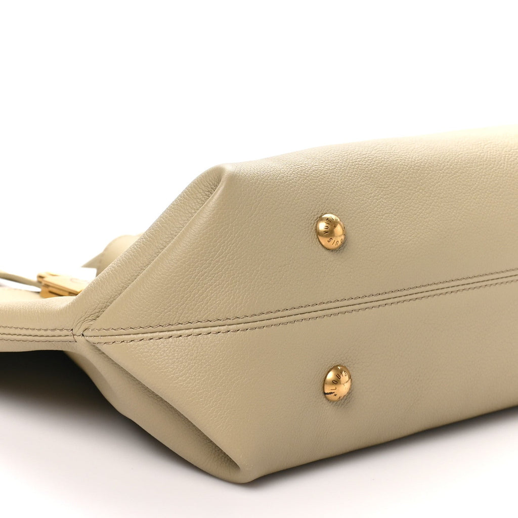 Grained Calfskin Low Key Cabas MM Clay