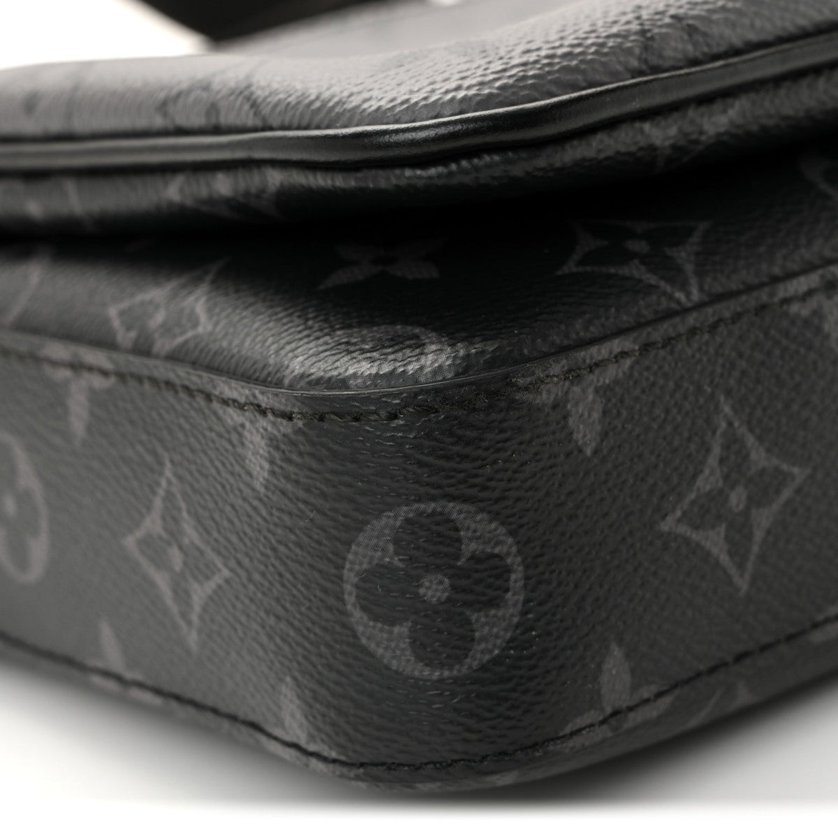 Reverse Monogram Eclipse Trio Messenger