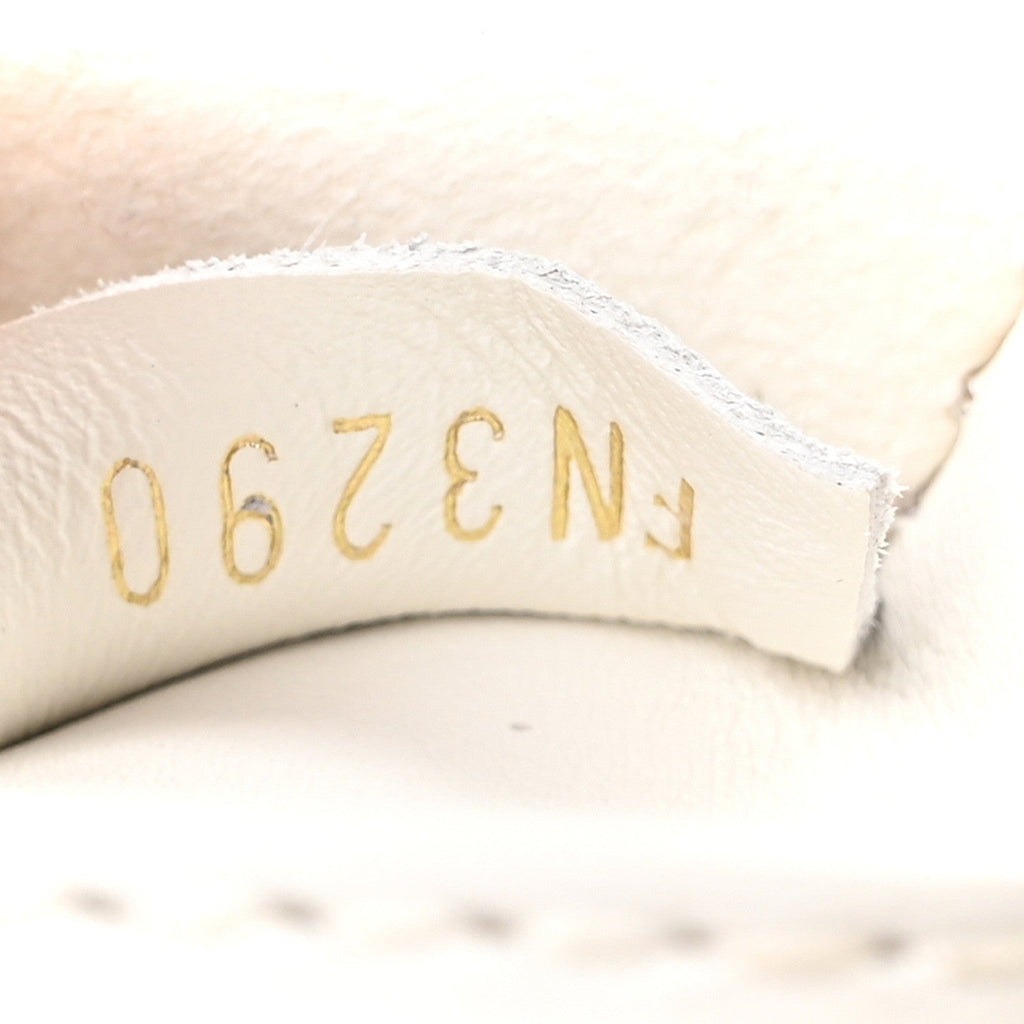 Calfskin New Wave Multi Pochette Snow