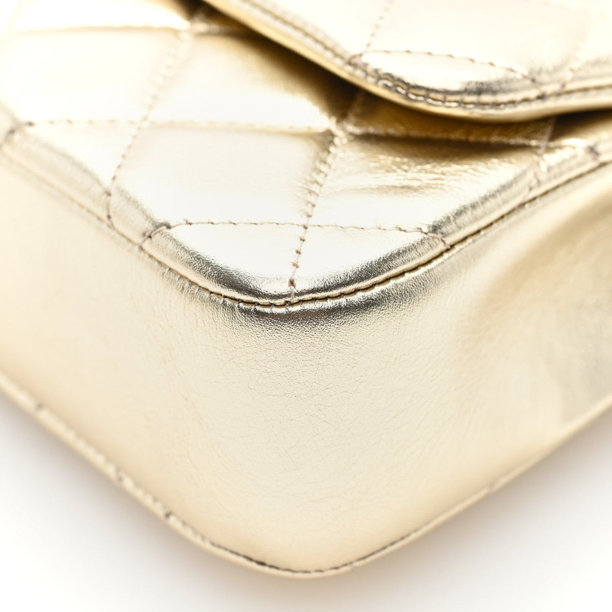 Metallic Lambskin Quilted Flap Phone Holder With Chain Gold