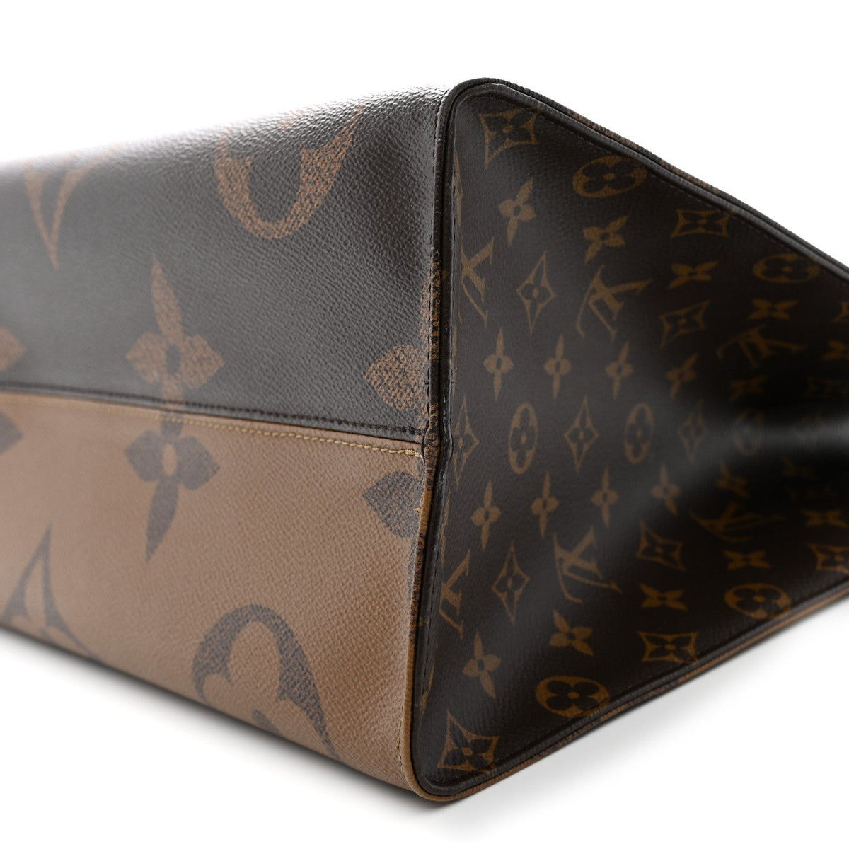 Reverse Monogram Giant Onthego GM