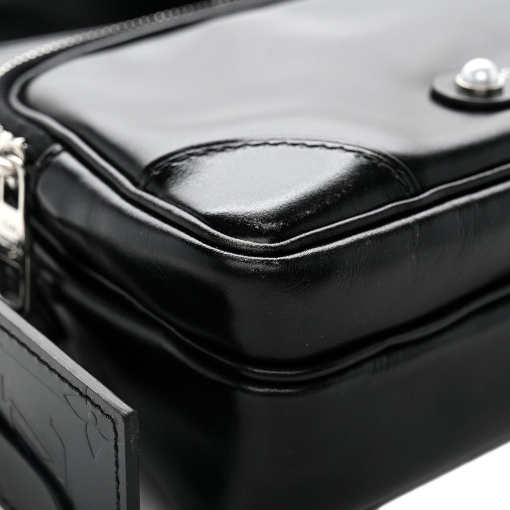 Calfskin Nil City Shoulder Bag Night Black