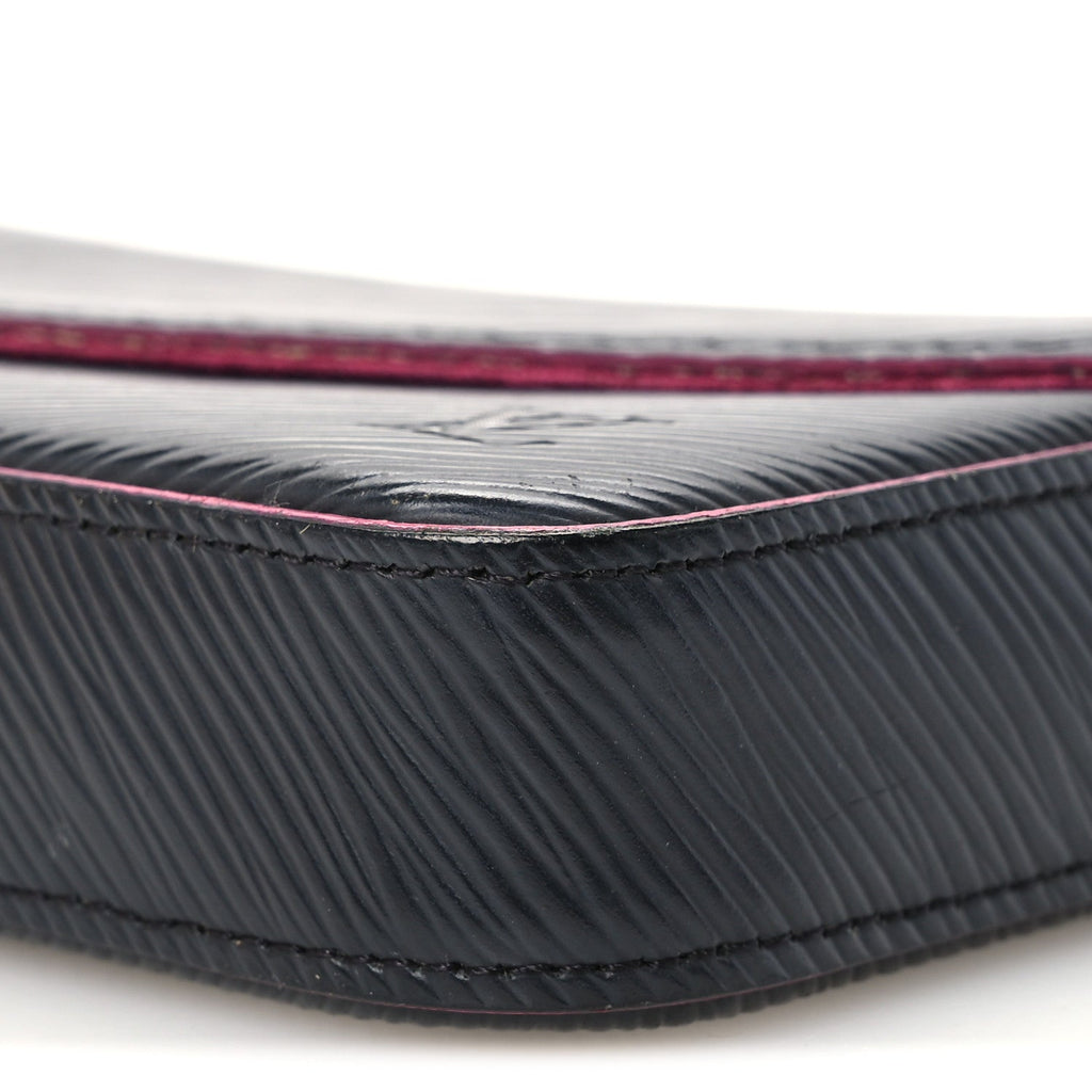 Epi Pochette Felicie Black Hot Pink