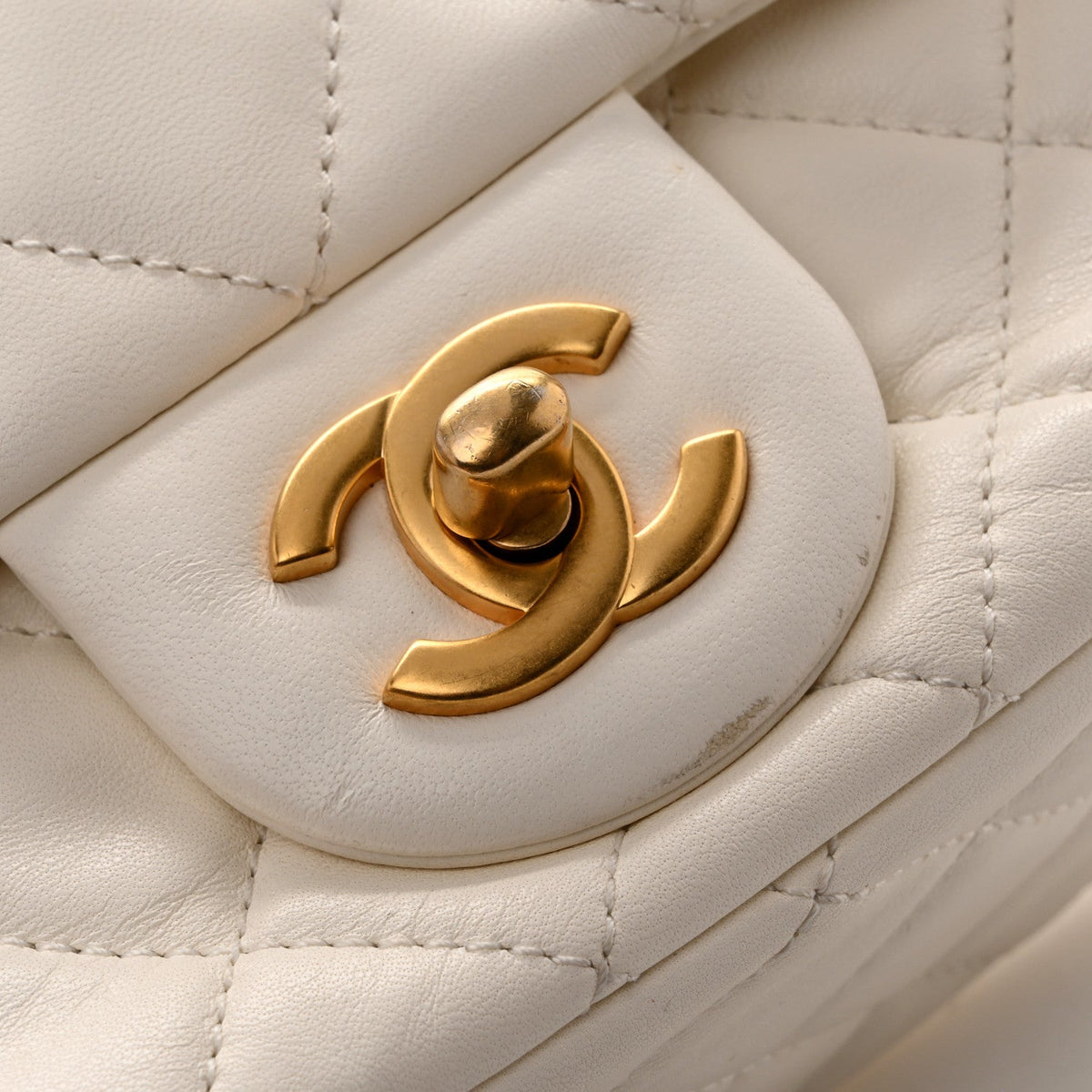 Lambskin Quilted Mini Pearl Crush Flap White