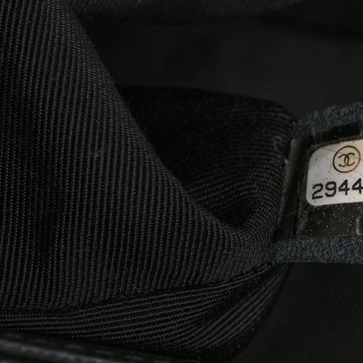 Caviar Quilted Medium Boy Flap Black