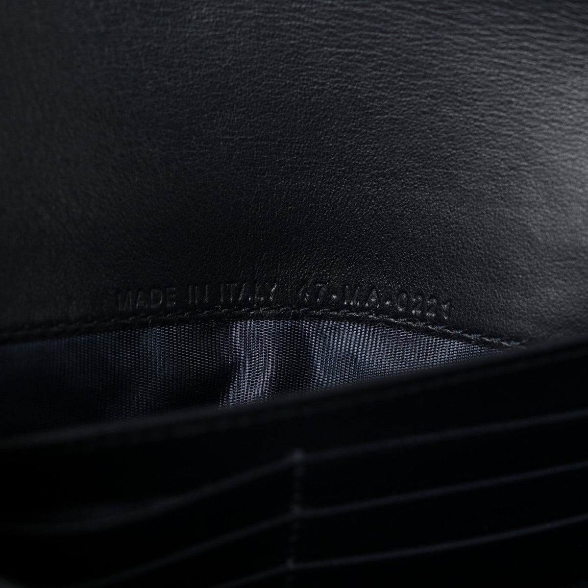Oblique Saddle Chain Long Wallet Blue
