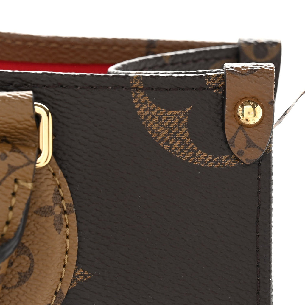Reverse Monogram Giant Onthego PM