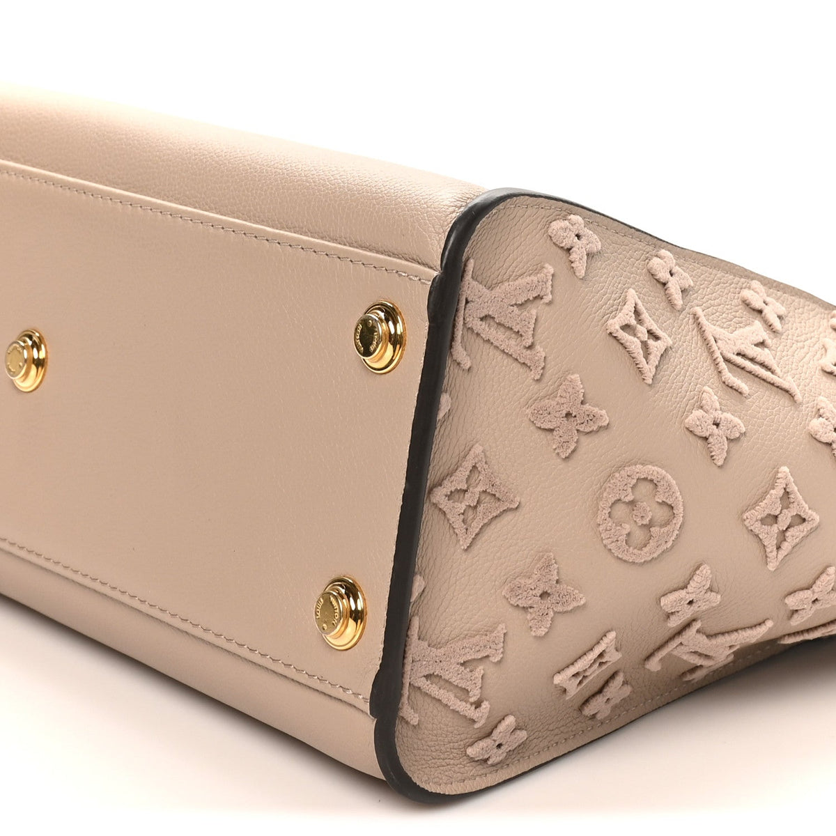 Calfskin Monogram Tufting On My Side Galet