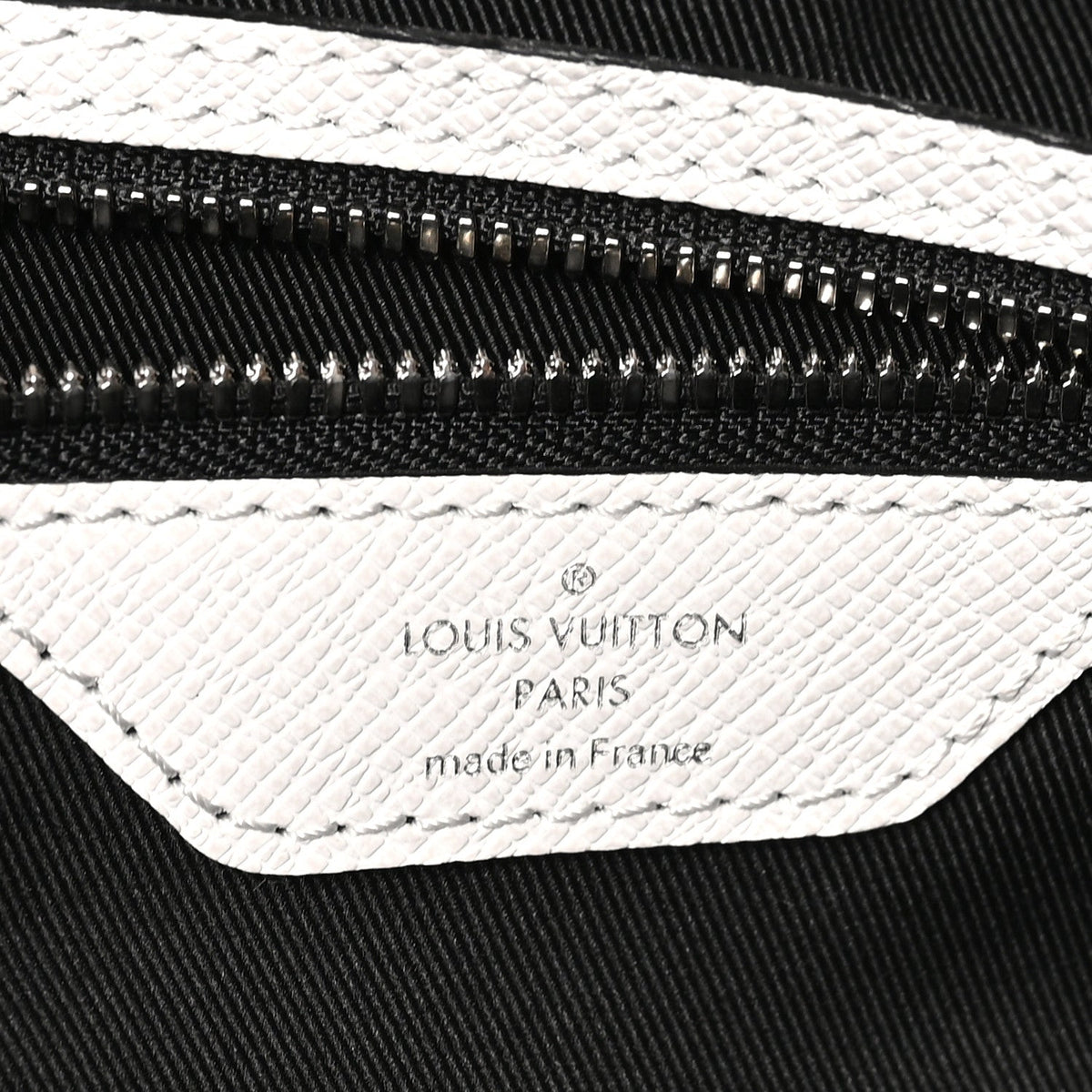 Monogram Taiga Keepall Bandouliere 45 Optic White