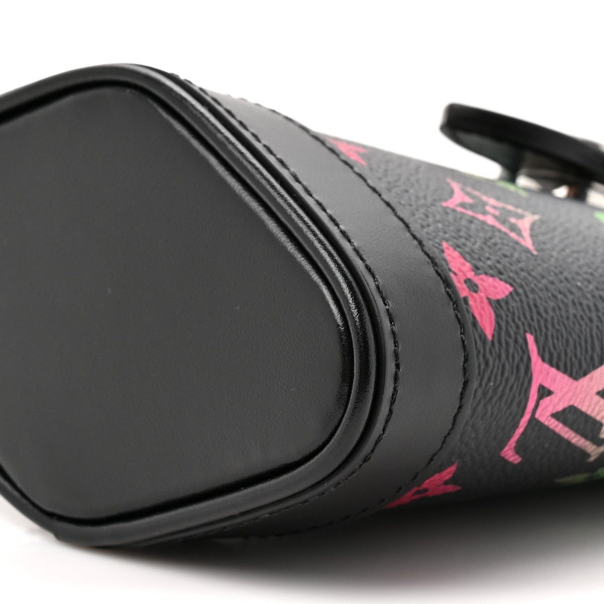 Monogram Envelope Pouch Gradient Black