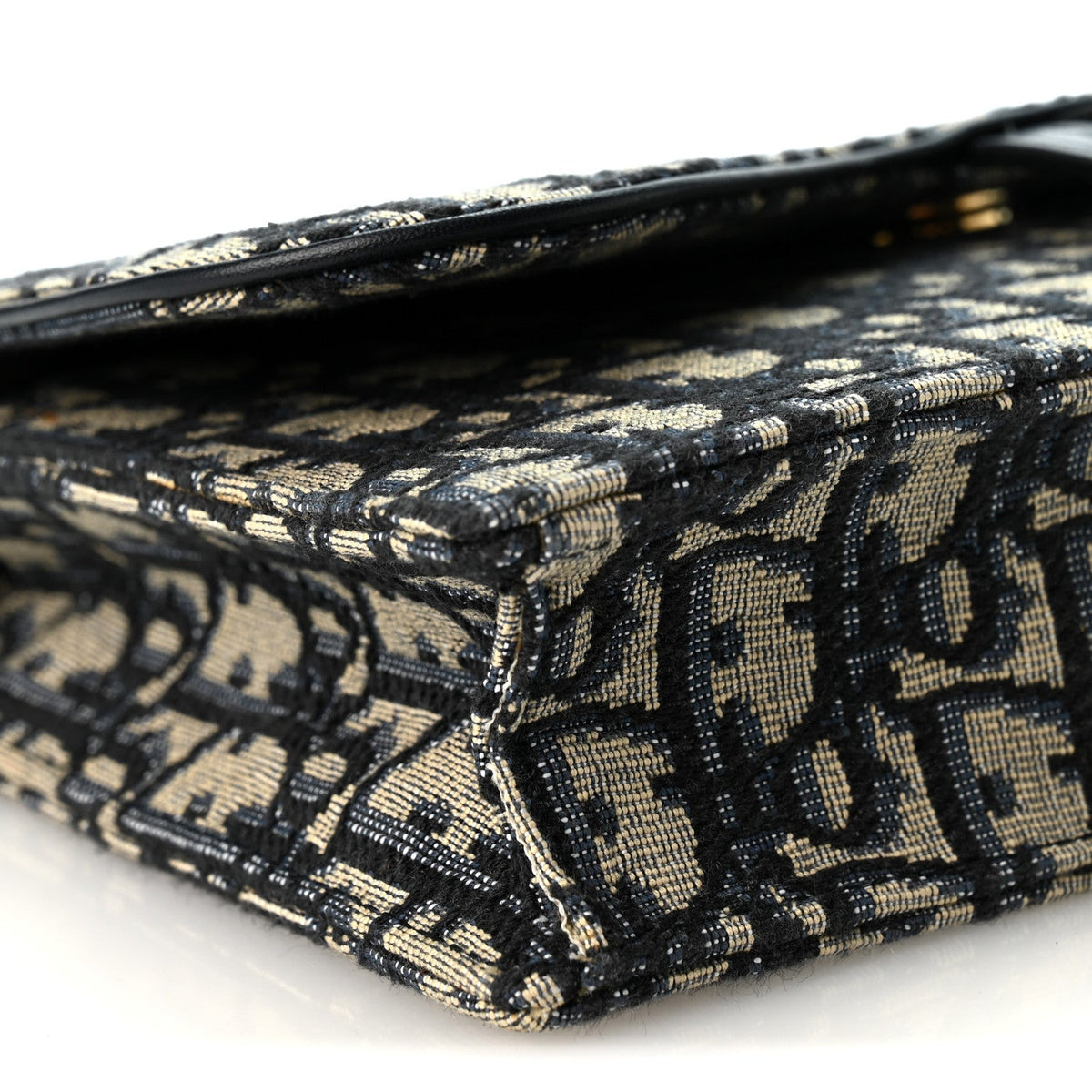 Oblique Saddle Chain Pouch Blue