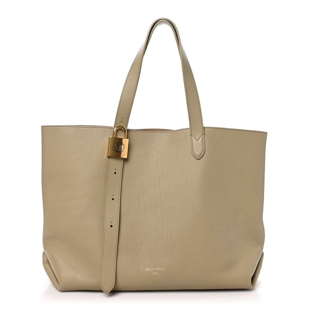 Grained Calfskin Low Key Cabas MM Clay
