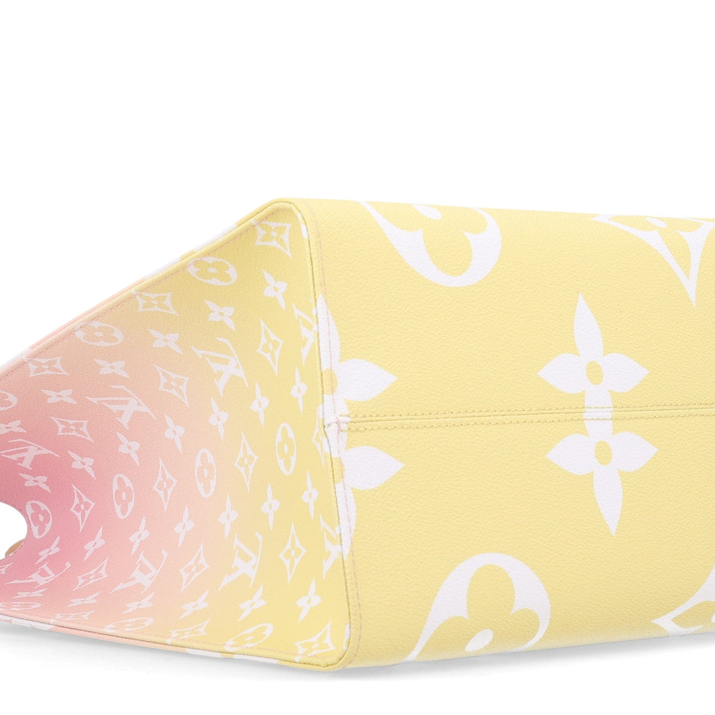 Monogram Giant By The Pool OnTheGo GM Light Pink
