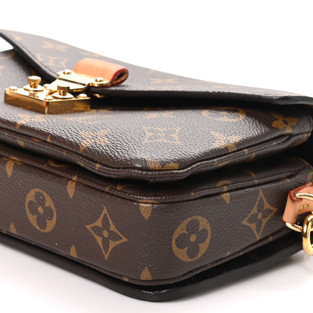 Monogram Pochette Metis East West