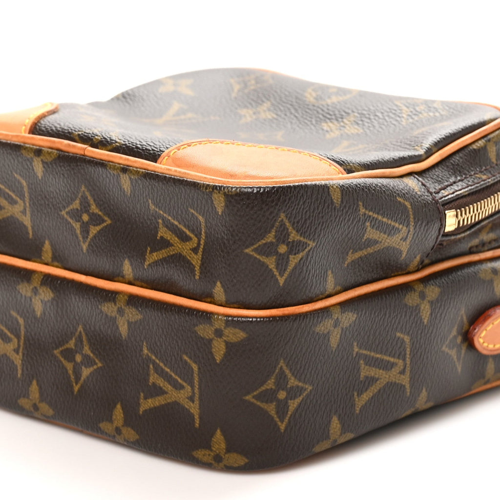 Monogram Amazone