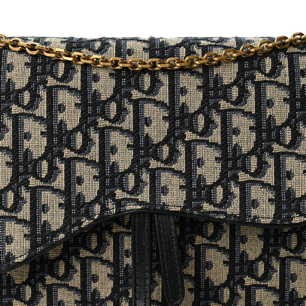 Oblique Saddle Chain Pouch Blue