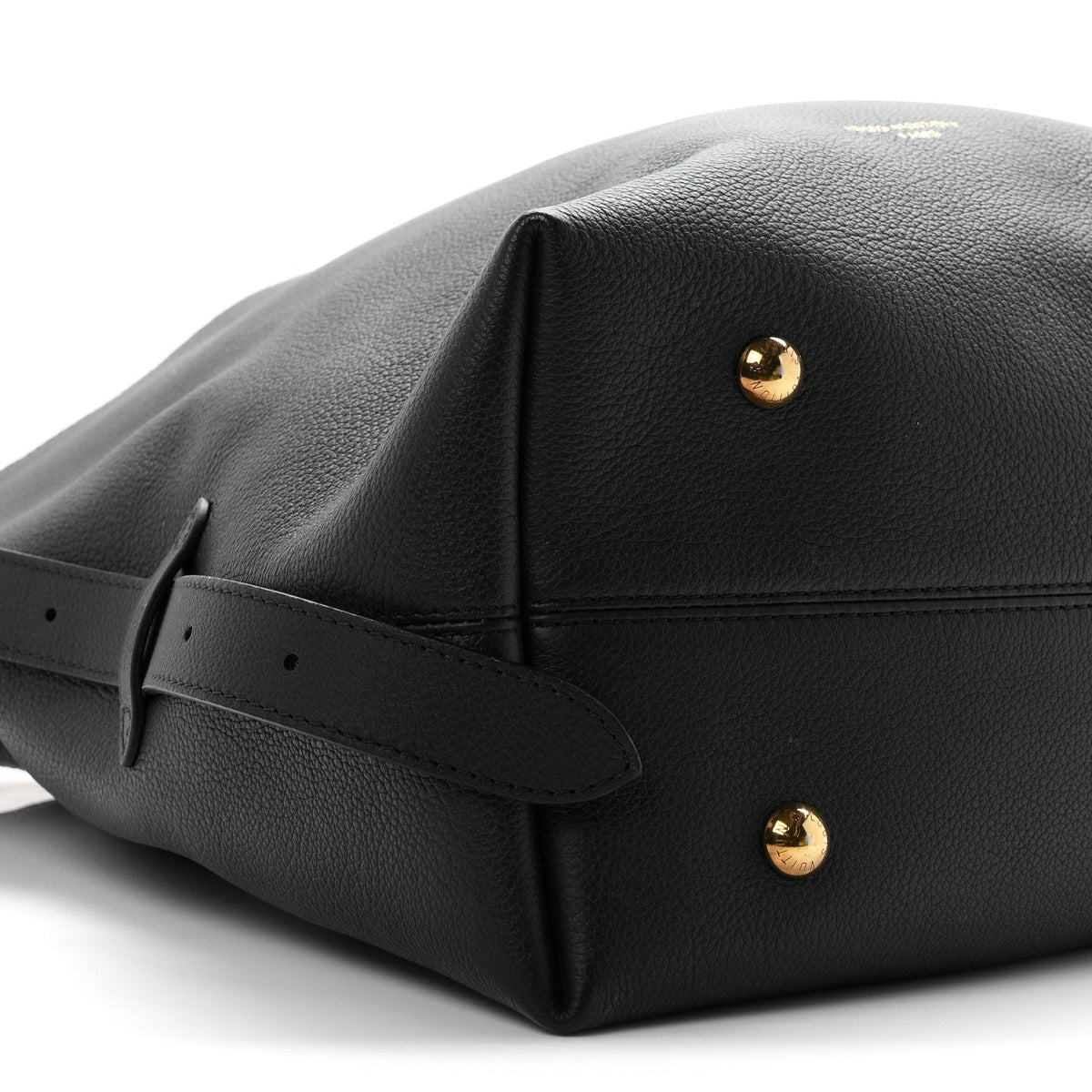Grained Calfskin Low Key Hobo MM Black