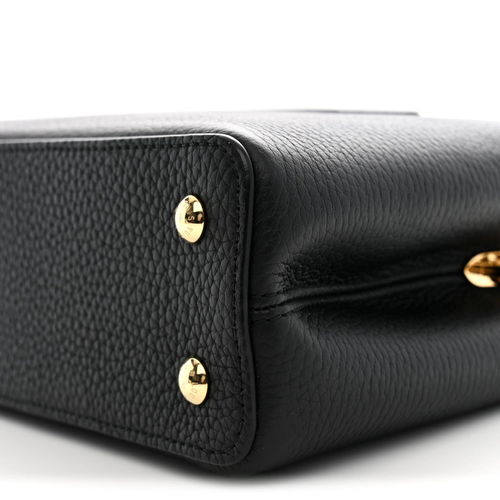 Taurillon Enamel Chain Capucines BB Black